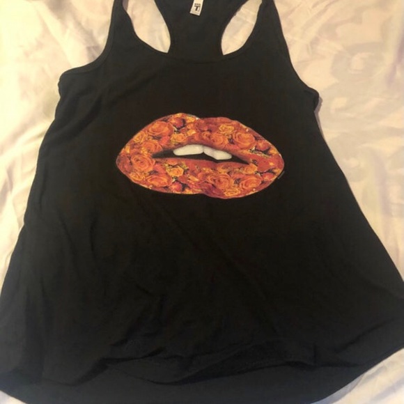 NWT ROSES Lucious Lips Tank - Picture 2 of 2